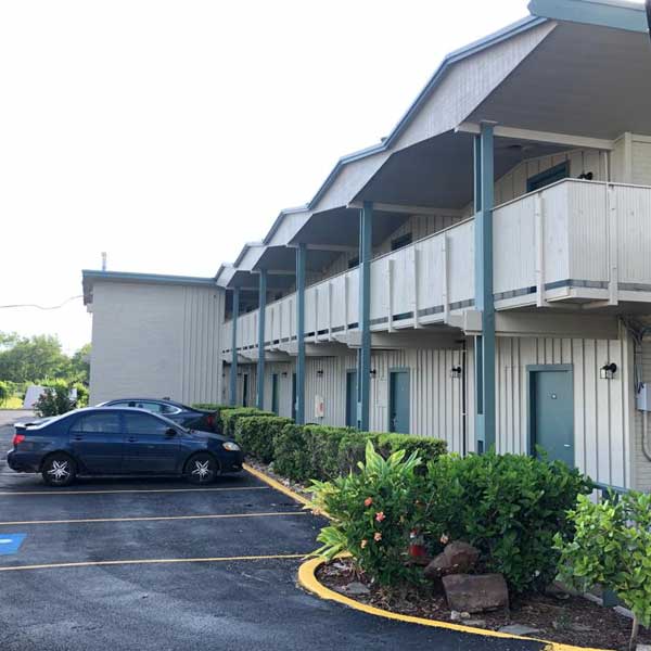 Safari Inn exterior
