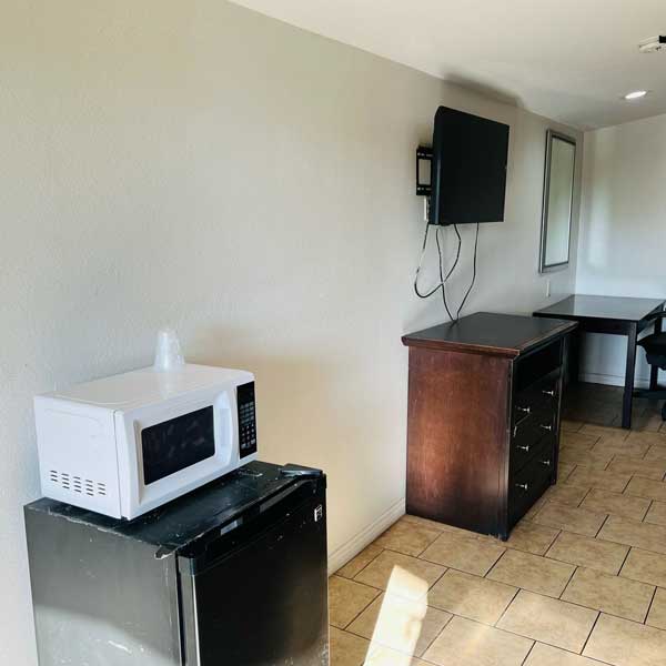 Safari Inn Motel Room Aminites