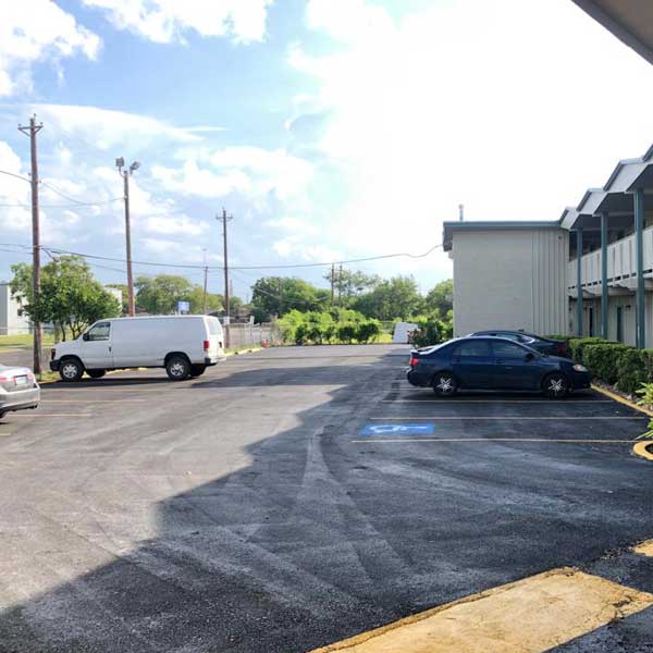 Safari Inn Motel Free Parking